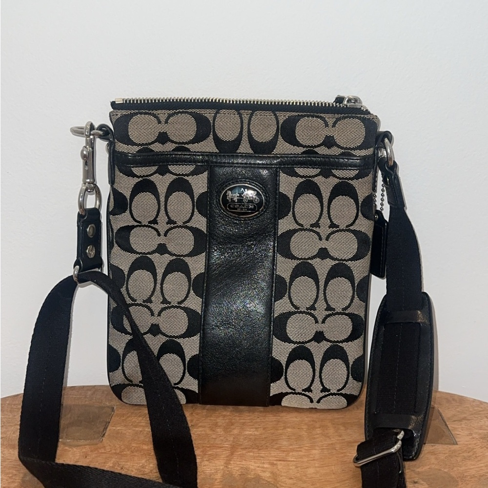 Vintage Coach Black and Tan Crossbody Bag